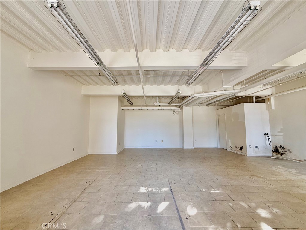 111 W 7th R10 Property Photo 2