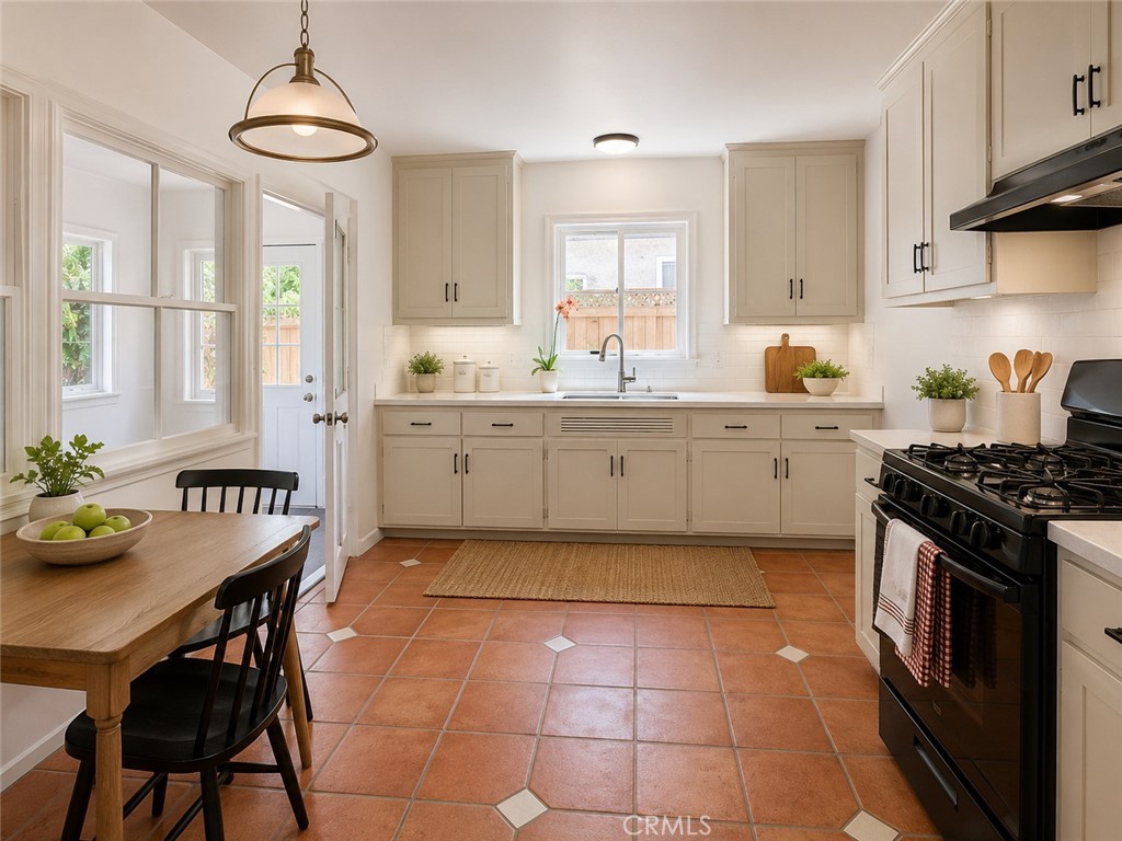 17431 Valerio Property Photo 12