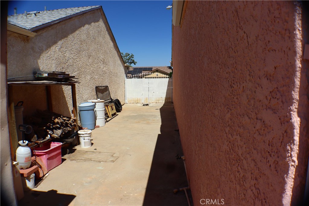 37023 29th E Property Photo 8