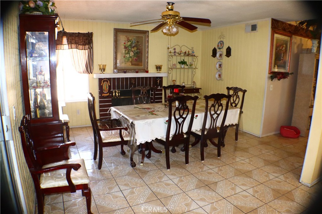 37023 29th E Property Photo 11