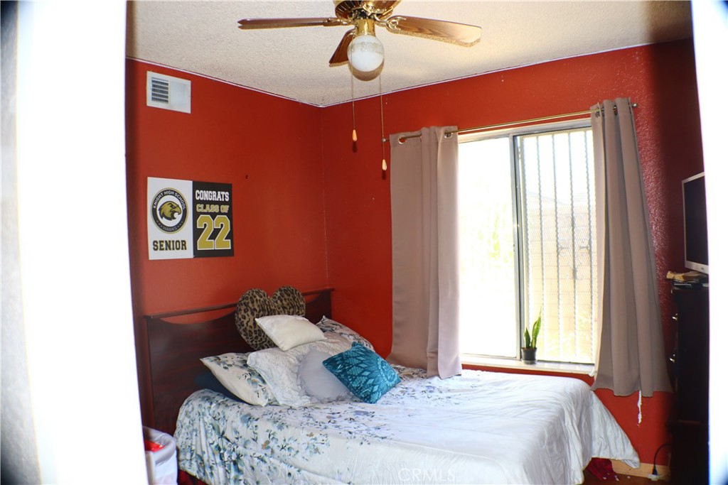 37023 29th E Property Photo 17