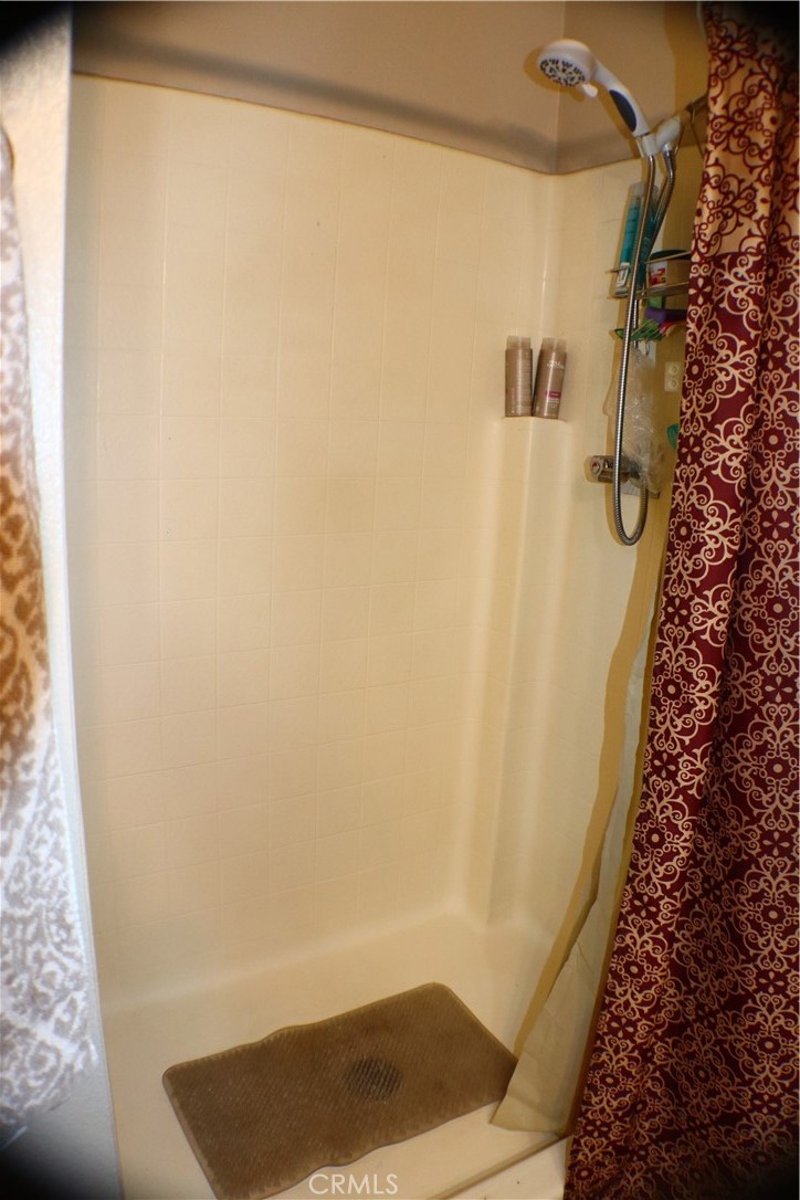 37023 29th E Property Photo 22