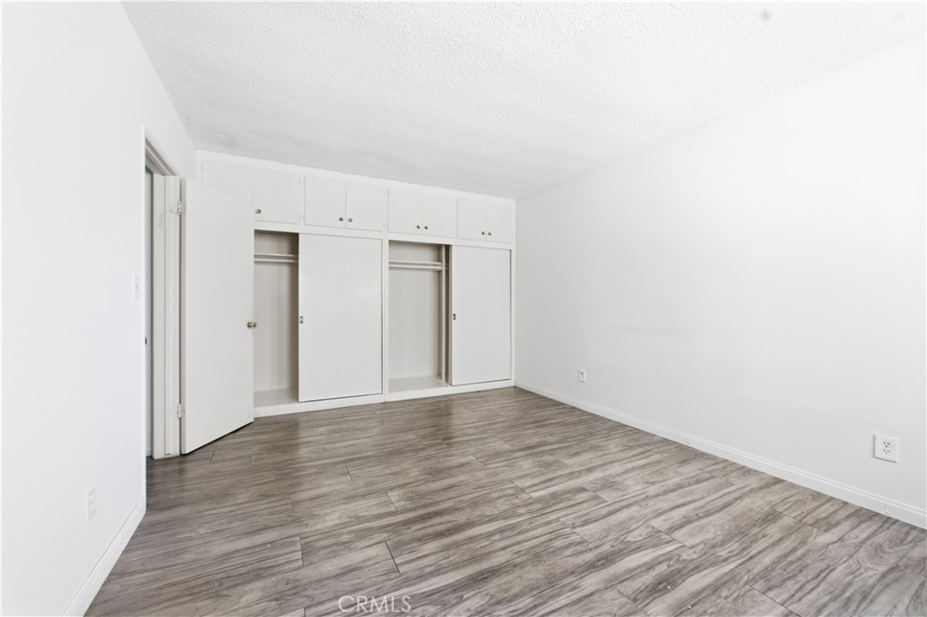 5168 Yarmouth Ave 16 Property Photo 11