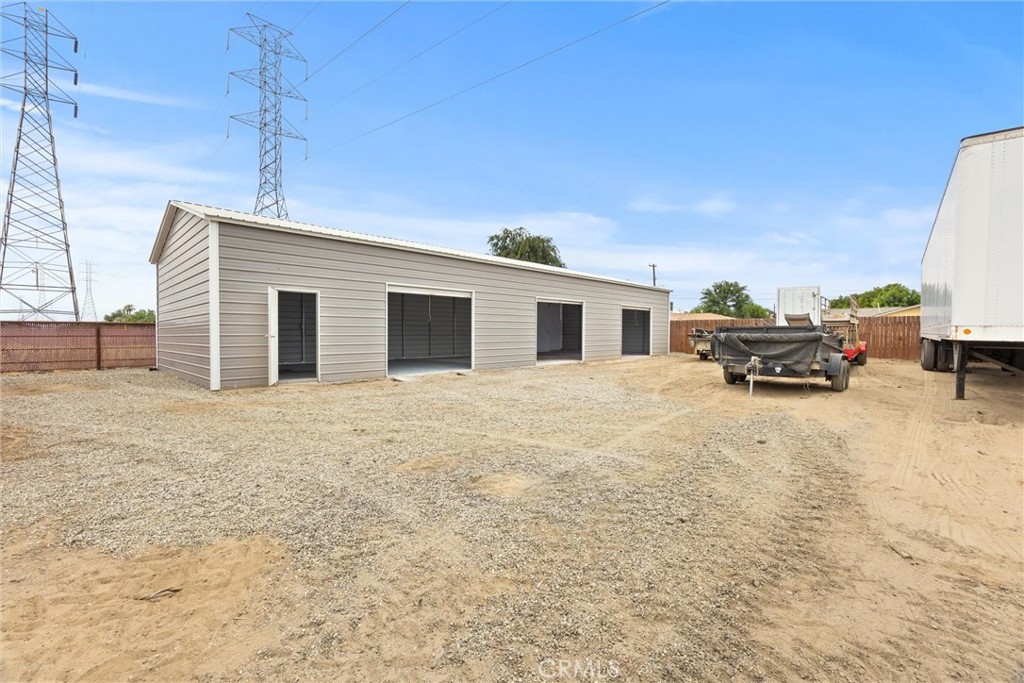 10906 Dee Dee Avenue Property Photo 2