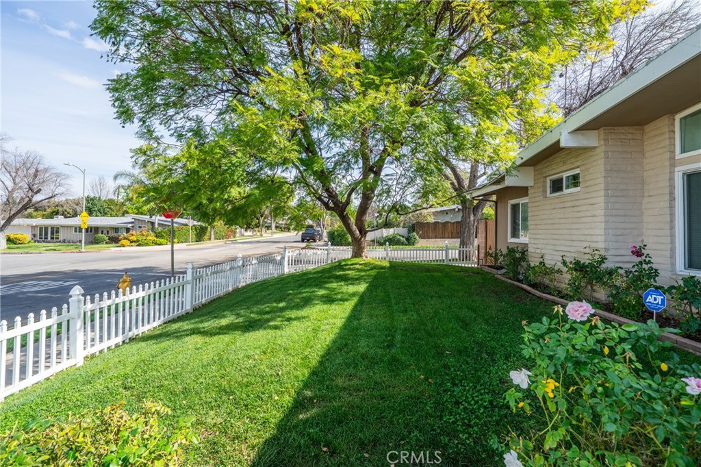 23000 Brenford Property Photo 4