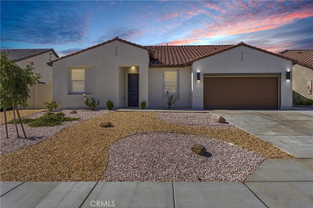 212 Artina Property Photo 1