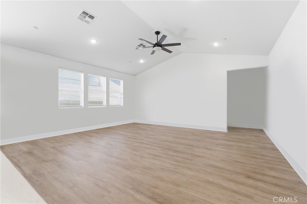 212 Artina Property Photo 6