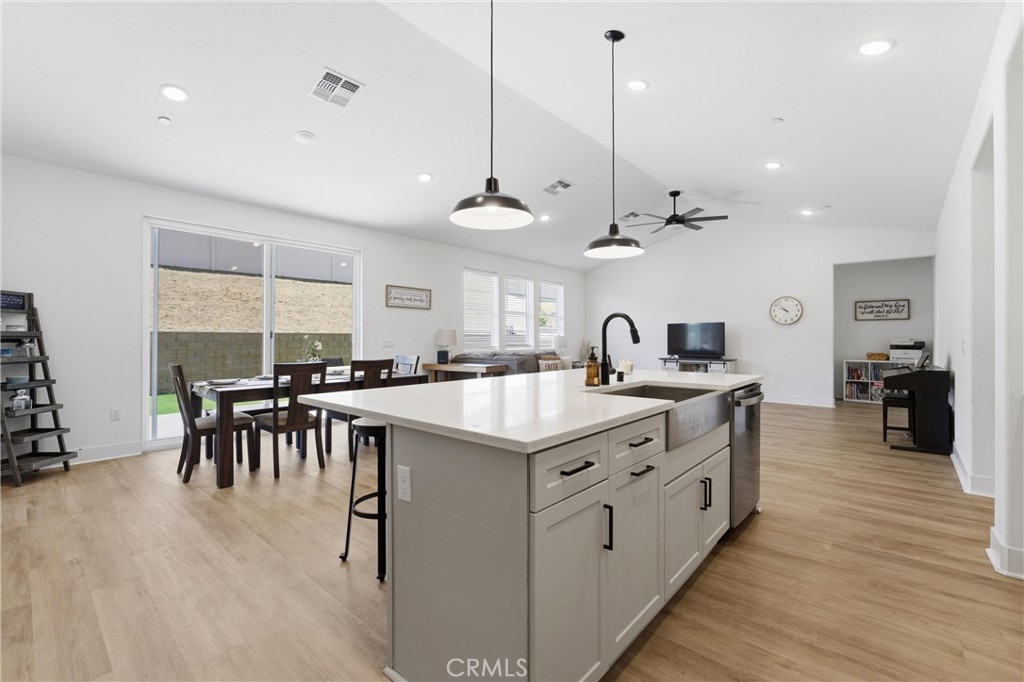 212 Artina Property Photo 10