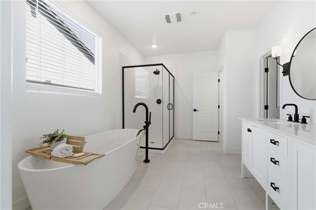 212 Artina Property Photo 17