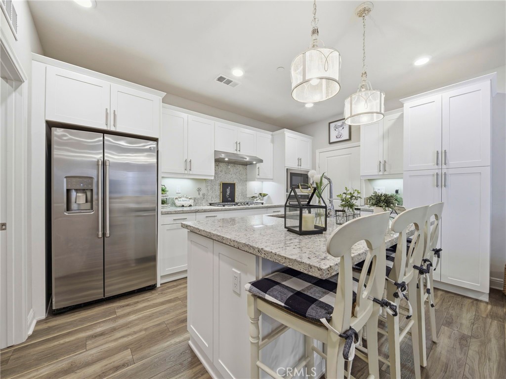 20558 Martingale Property Photo 6