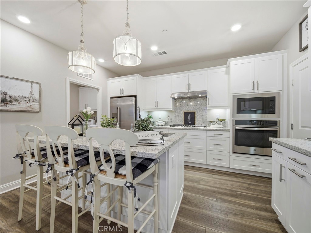 20558 Martingale Property Photo 8