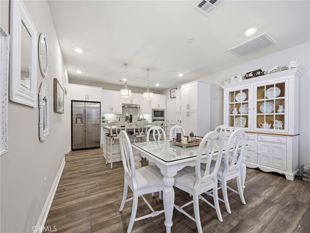 20558 Martingale Property Photo 9