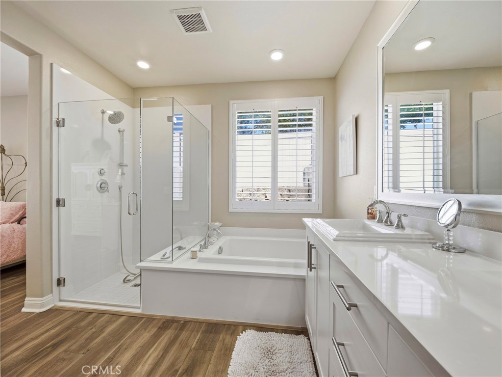 20558 Martingale Property Photo 15