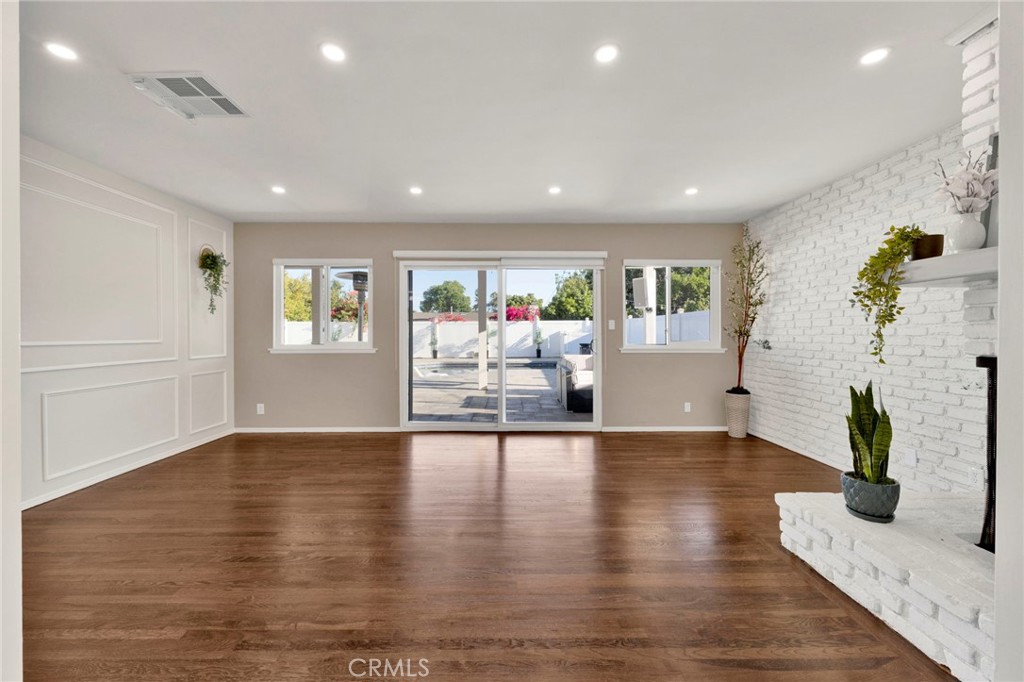 19116 Napa Street Property Photo 8