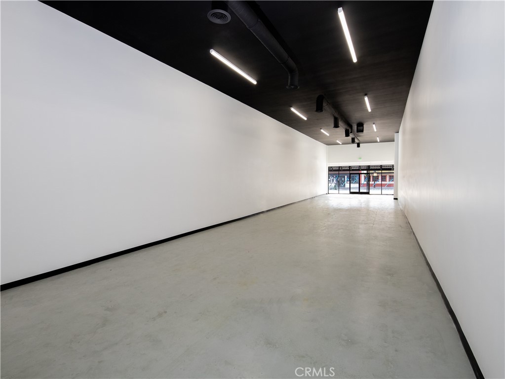 212 N San Fernando Boulevard Property Photo 3