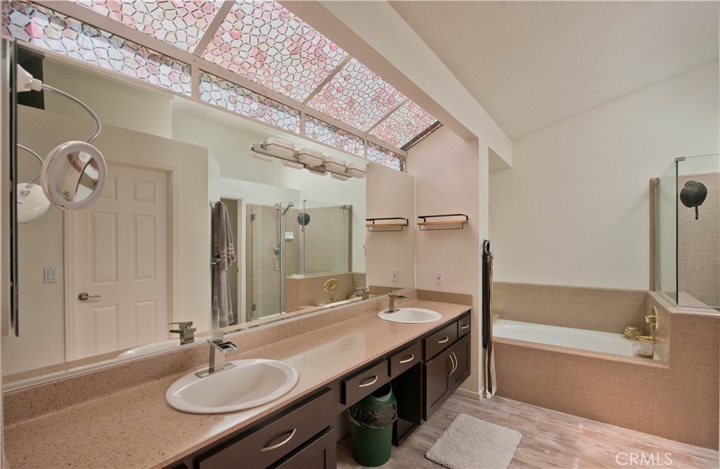28722 Darrow Property Photo 23