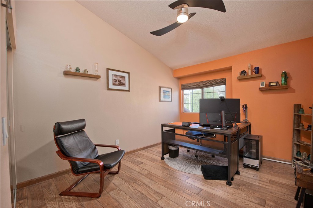 28722 Darrow Property Photo 32