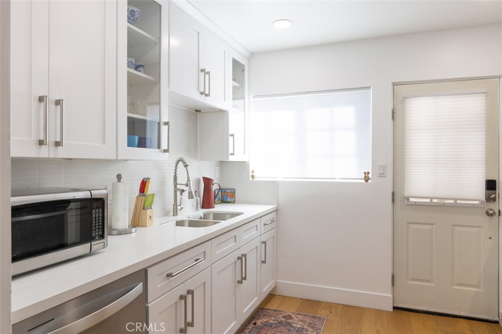 6036 Lindley Property Photo 2