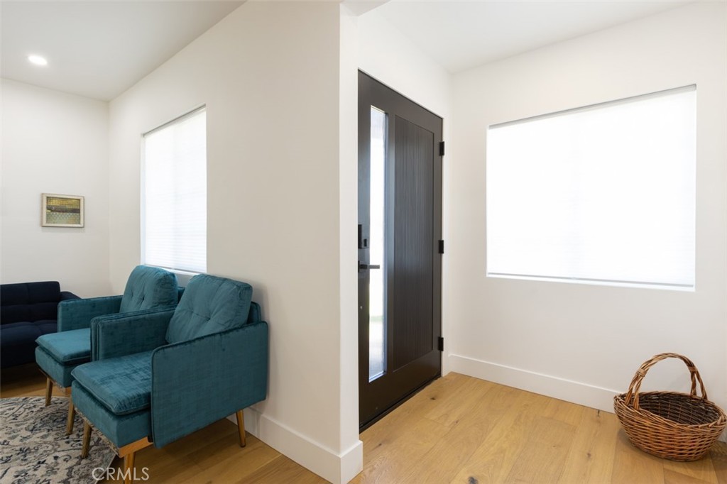 6036 Lindley Property Photo 3
