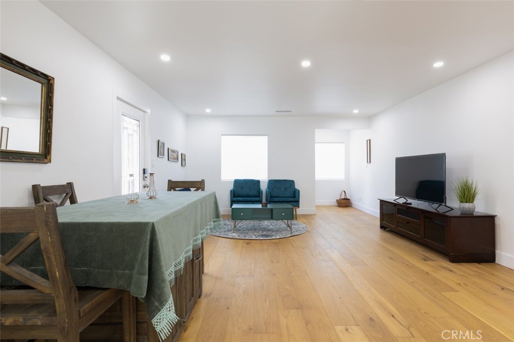 6036 Lindley Property Photo 11
