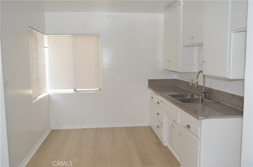 749 S Berendo Property Photo 2