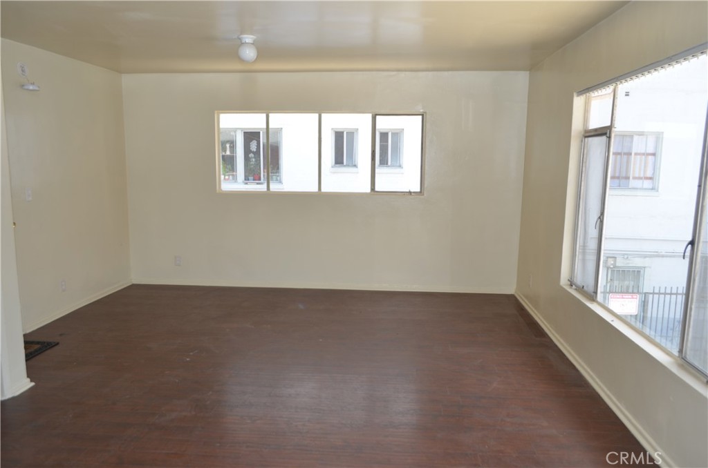 749 S Berendo Property Photo 7