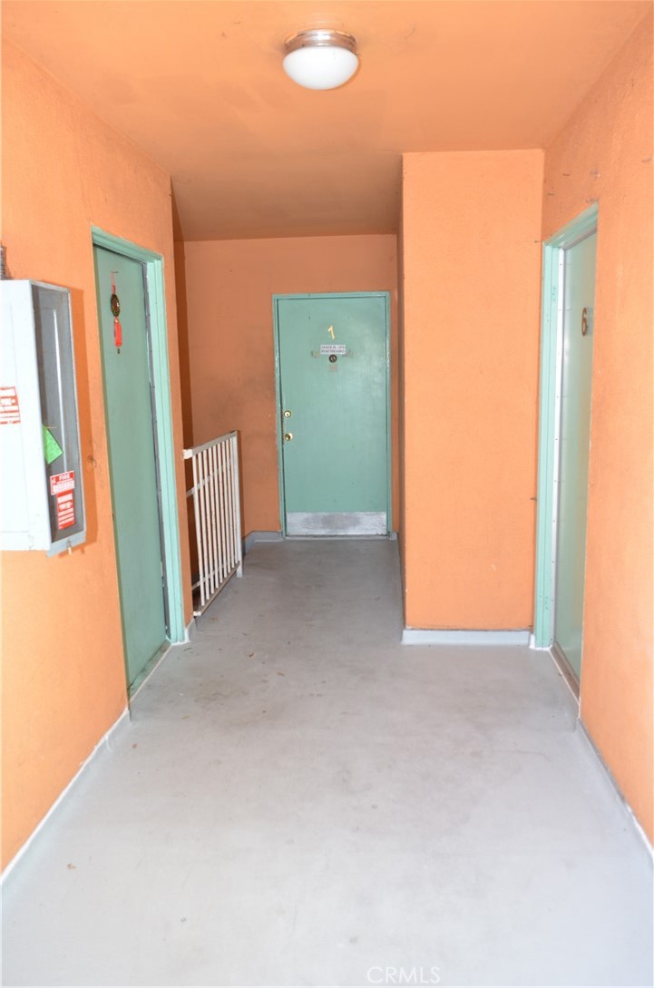 749 S Berendo Property Photo 10