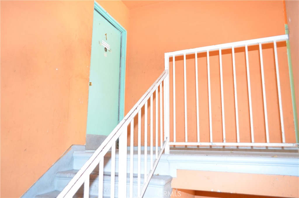 749 S Berendo Property Photo 11