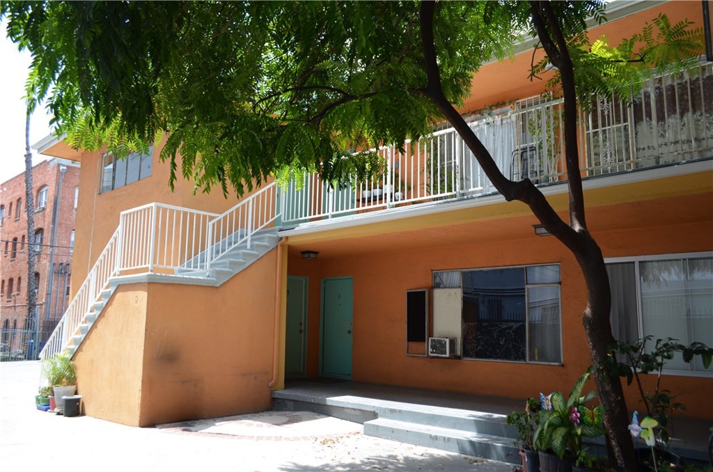 749 S Berendo Property Photo 24