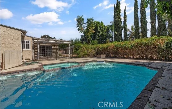 5504 Tyrone Avenue Property Photo 4