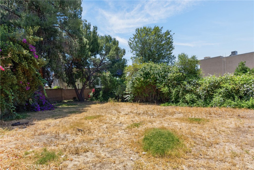 9140 Noble Avenue Property Photo 42