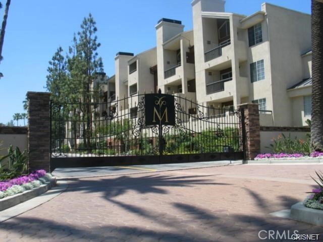 5520 Owensmouth Avenue 313 Property Photo 1