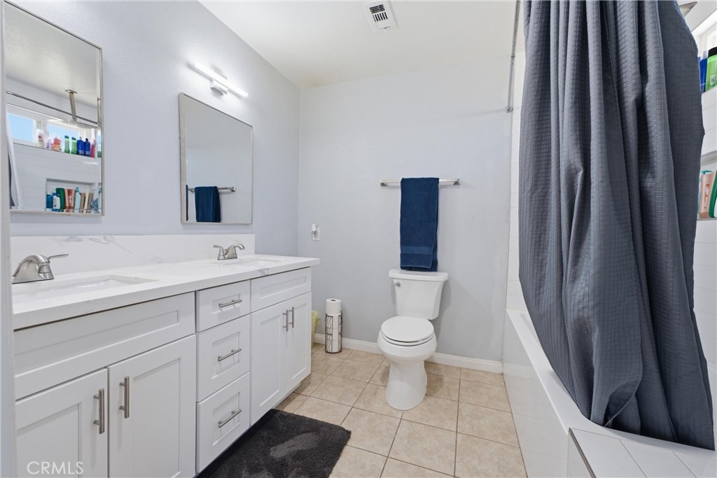 8954 E Avenue T14 Property Photo 12