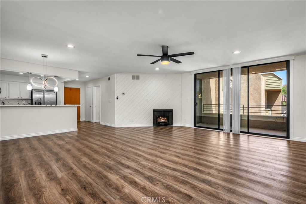 16866 Kingsbury Property Photo 10