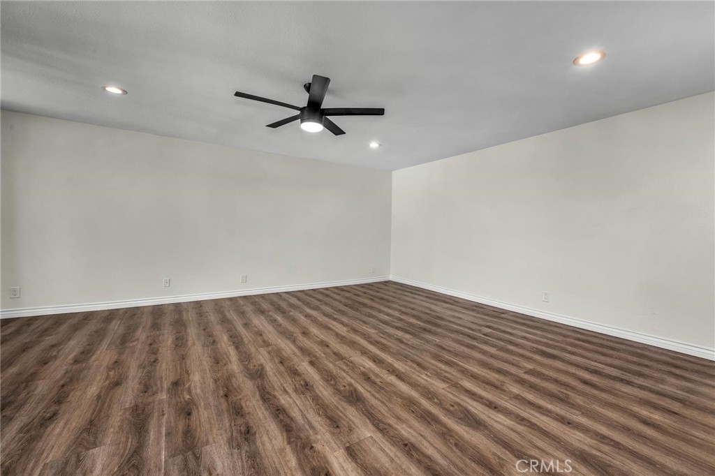 16866 Kingsbury Property Photo 12