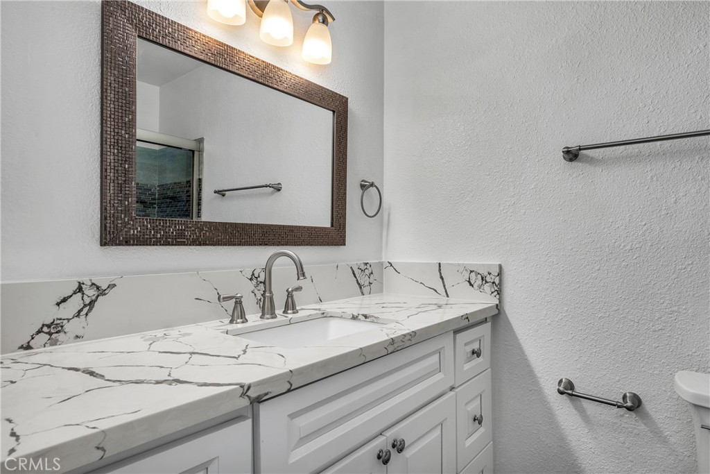 16866 Kingsbury Property Photo 26