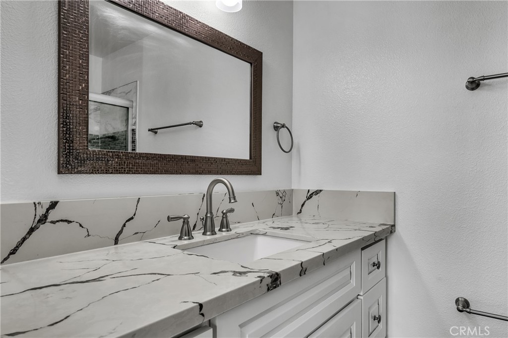 16866 Kingsbury Property Photo 31