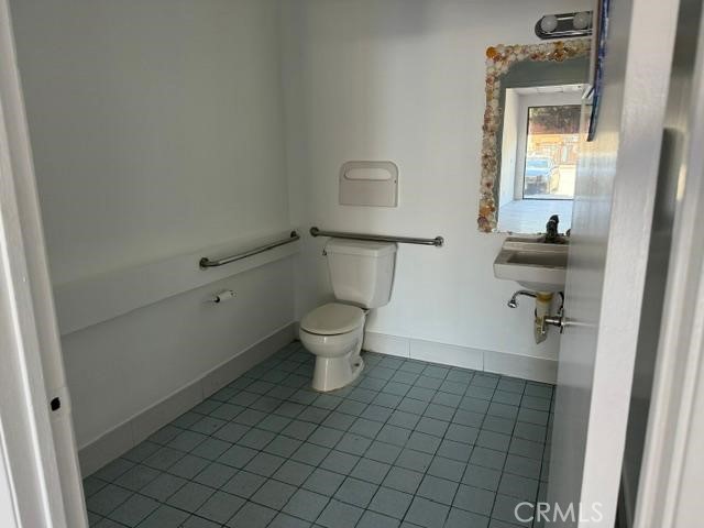 13236 Paxton Property Photo 9