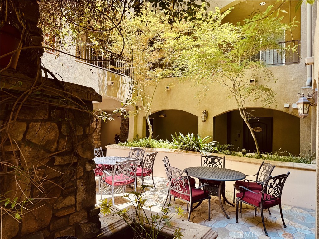 13200 Moorpark 203 Property Photo 8