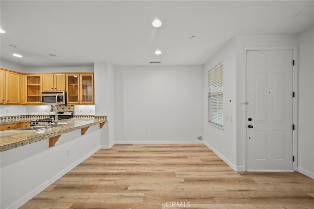 1690 Heywood C Property Photo 6