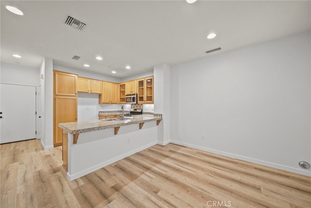 1690 Heywood C Property Photo 10