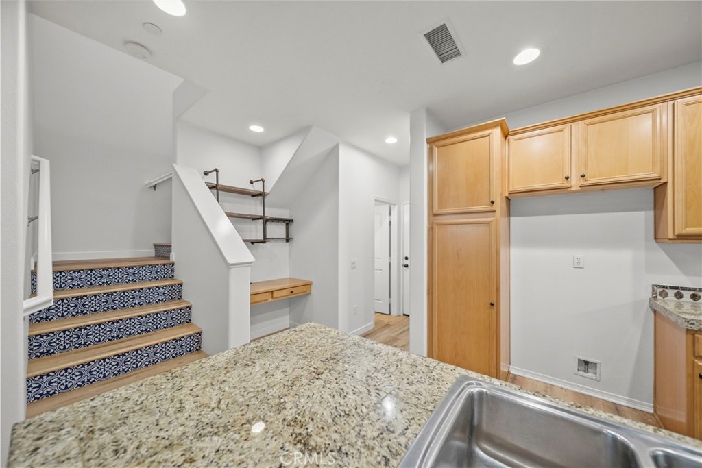 1690 Heywood C Property Photo 15