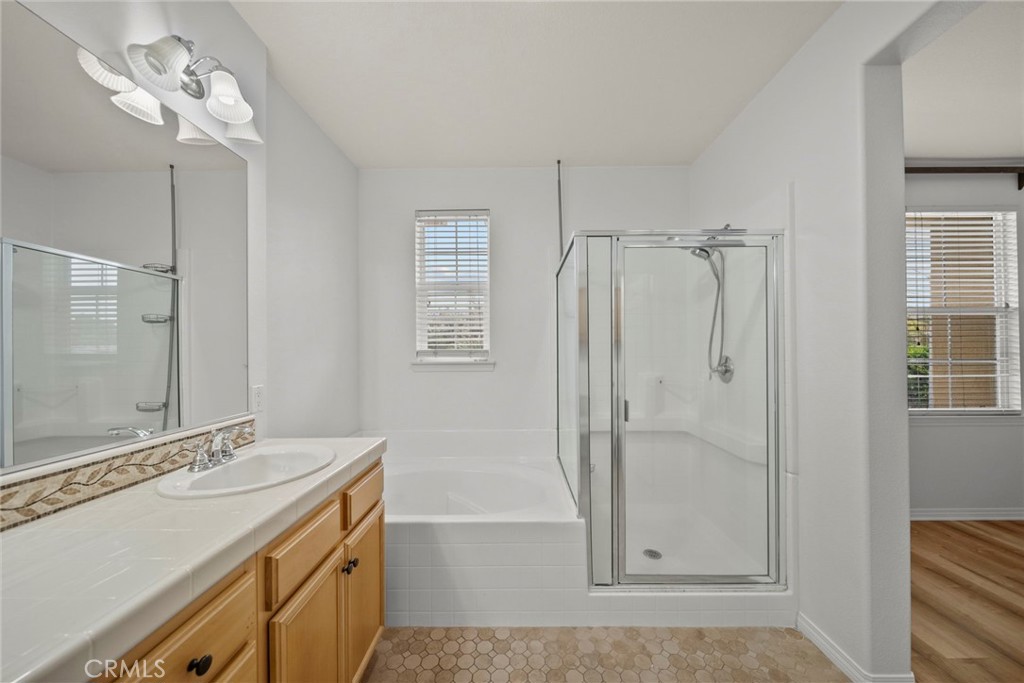 1690 Heywood C Property Photo 28