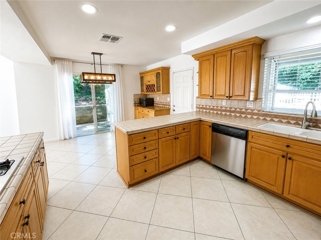 24010 Hatteras Property Photo 8
