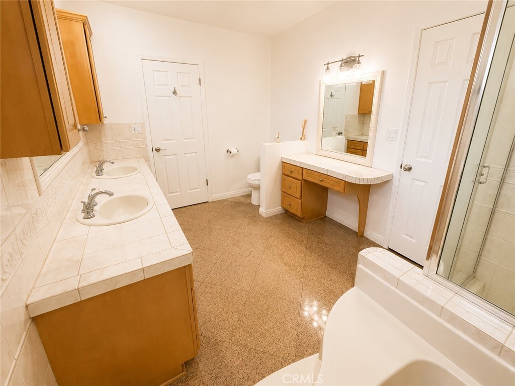 24010 Hatteras Property Photo 13