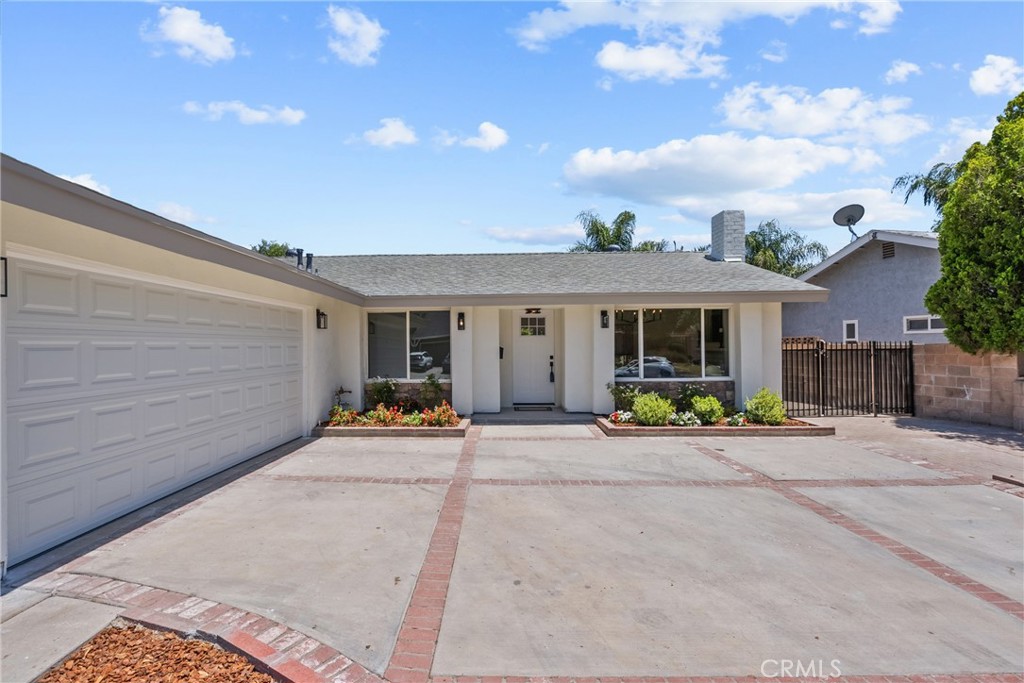 28116 Oaklar Property Photo 3
