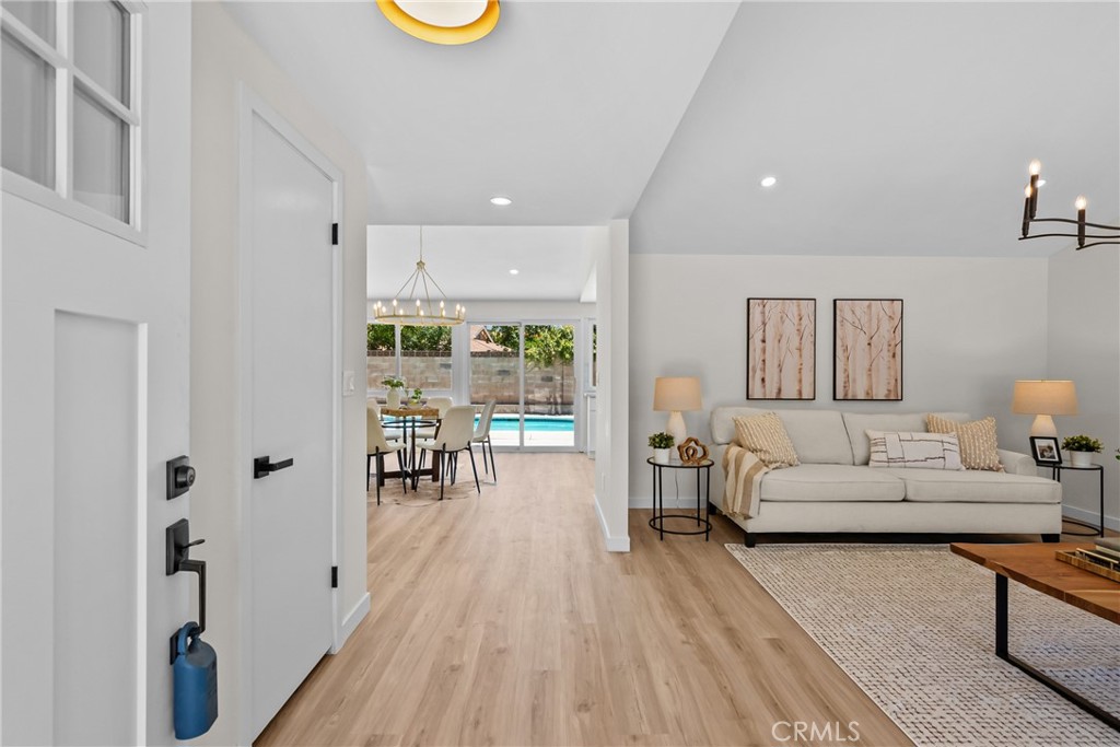 28116 Oaklar Property Photo 5