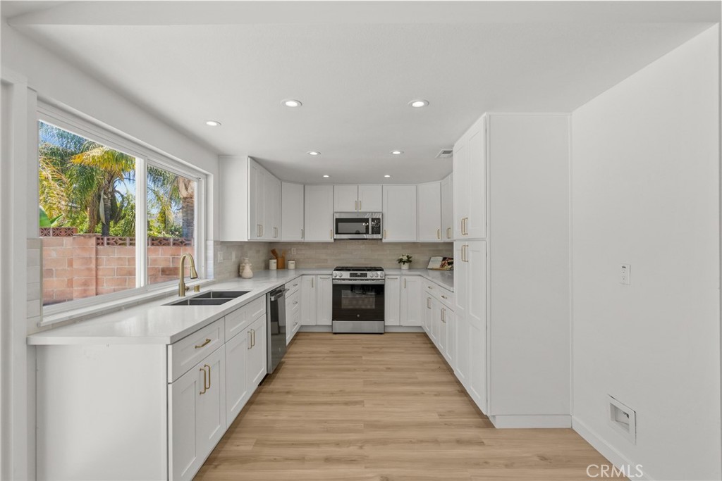 28116 Oaklar Property Photo 10