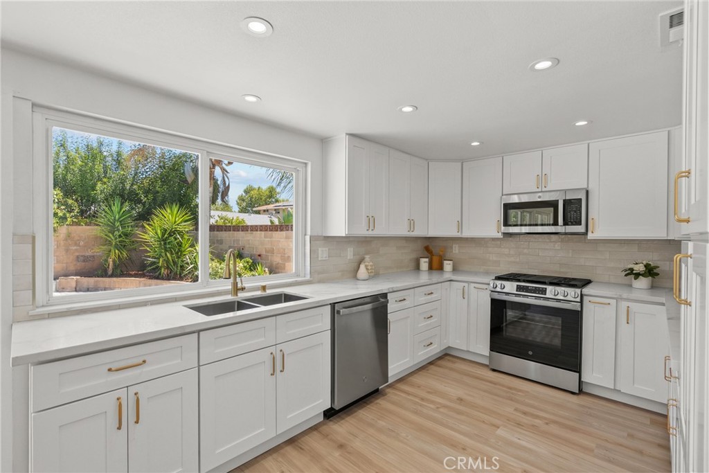 28116 Oaklar Property Photo 11