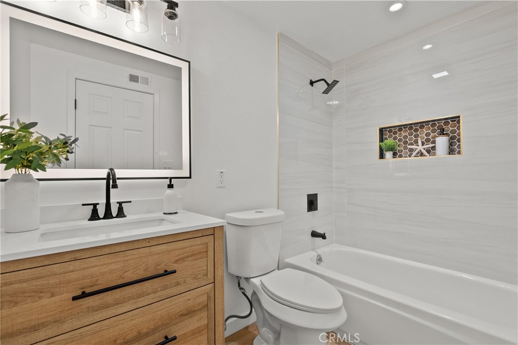 28116 Oaklar Property Photo 28